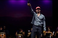 Bad Bunny recibe con "humildad" el Billboard al artista latino del siglo XXI
