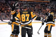 Crosby scores, Letang reaches 600 career assists as Penguins breeze past Canucks 5