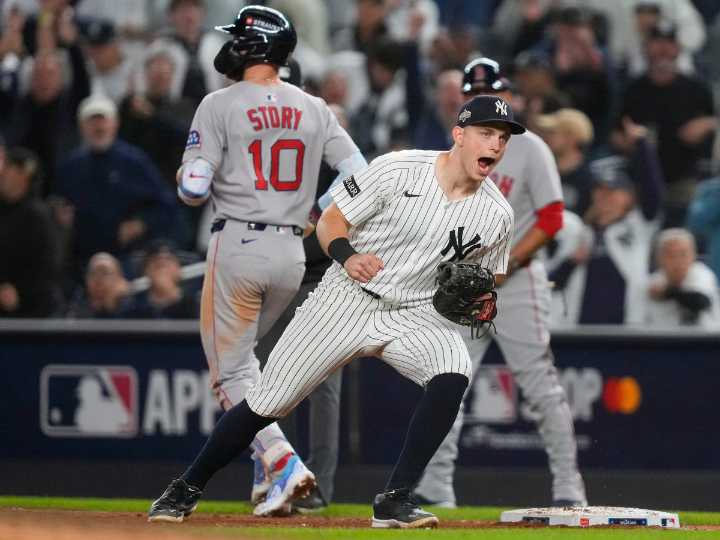 Yankees da golpe de autoridad y avanza a la Serie Divisional