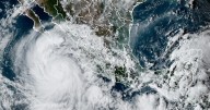 Sheinbaum advierte intensificación de huracán Priscila a categoría 3