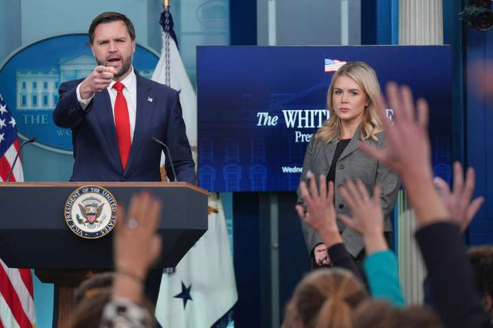 Both parties blame each other on 1st day of government shutdown as tourist sites close