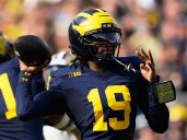 Michigan takes advantage of Washington turnovers, pulls away to win 24