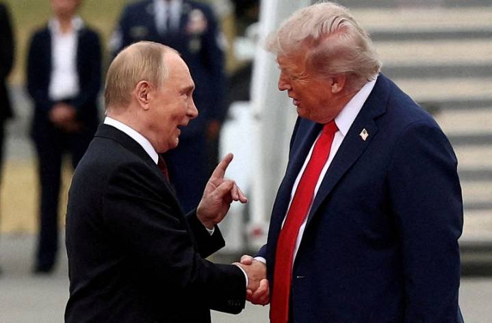 Analysis-With flattery and warnings, Russia tries to revive 'spirit of Alaska' with US