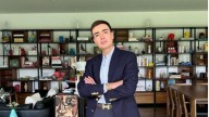 Asesinan a Miguel de la Mora, estilista de Ángela Aguilar; investigan amenazas previas