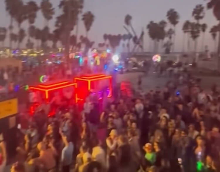 (Video) Burning Man Comes to Venice Beach