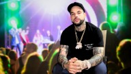 Emiliano Aguilar expone EN VIDEO los malos tratos que sufrió en los Premios Billboard 2025