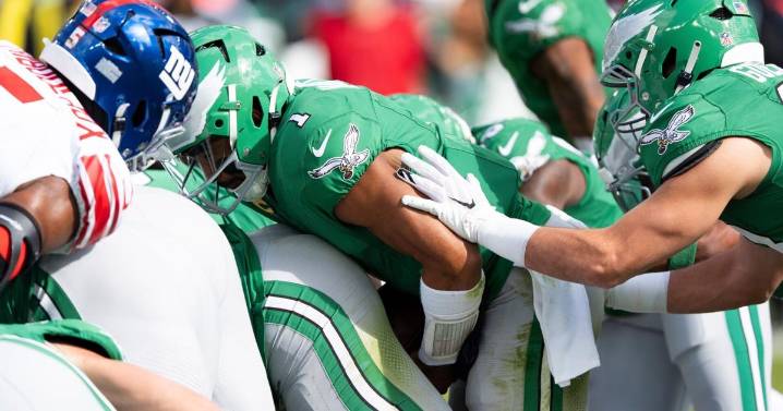 Why the Eagles' 'tush push' play is causing such a stir