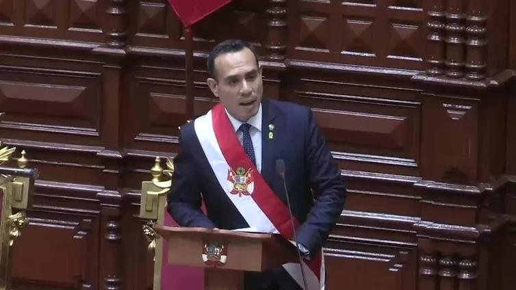 José Jerí asume como presidente interino de Perú tras destitución exprés de Boluarte