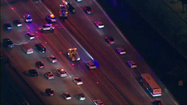 Deadly crash on Dan Ryan Expressway delays morning traffic