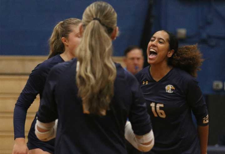 Barrington blanks North Smithfield and advances to volleyball semifinals