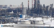 Gasolineras cerradas y cupones de racionamiento: los ataques de Ucrania a refinerías rusas golpean un sector clave