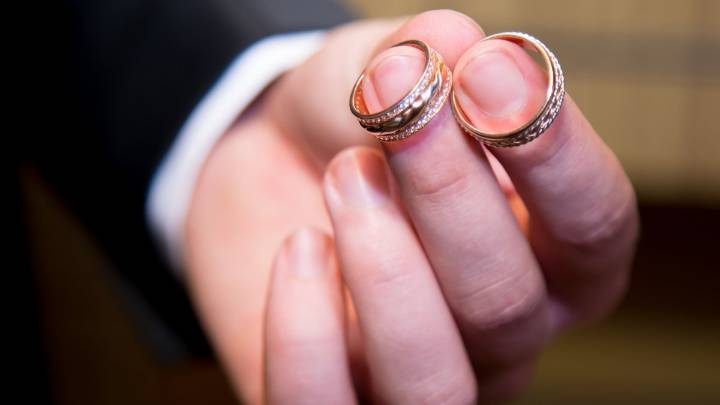 Wedding industry business owners fight against LA County's marriage license cost increase