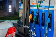 Descuentos de hasta 30% y reintegros de $35.000 para cargar combustible en octubre