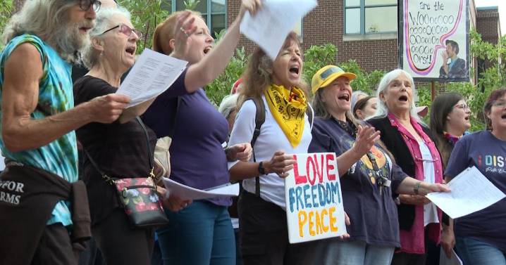 Columbia hosts it's second 'No Kings' protest