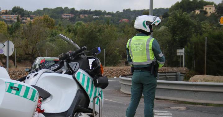 Paran al conductor de un autocar que portaba a los invitados de una boda y quintuplica la tasa de alcoholemia
