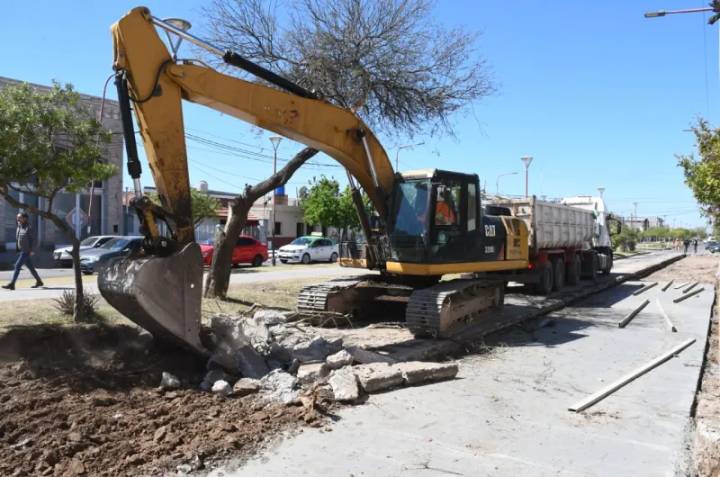 Avanza la repavimentación de Av. Colón: reabren cruces y habilitan nuevos desvíos