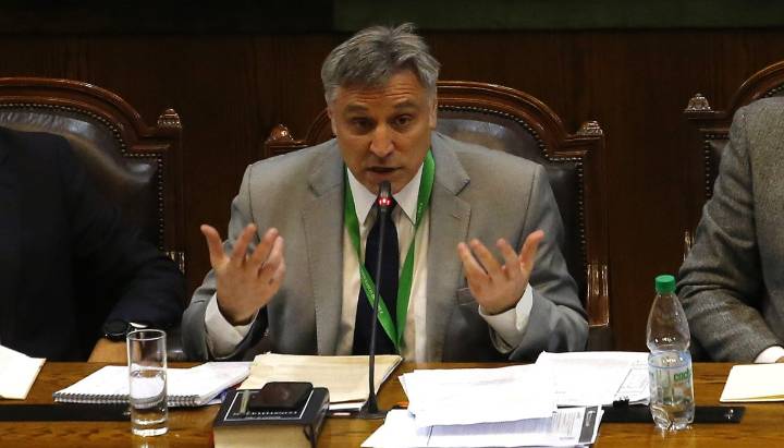 Francisco Cox asume la defensa del exministro Pardow ante acusación constitucional por error en las cuentas de la luz