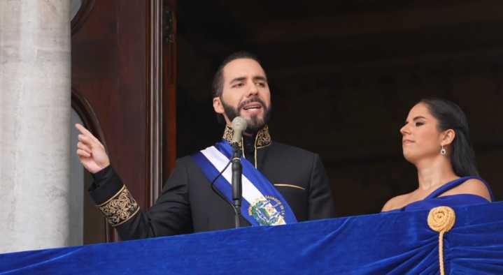 Bukele prohíbe el lenguaje inclusivo en las escuelas de El Salvador