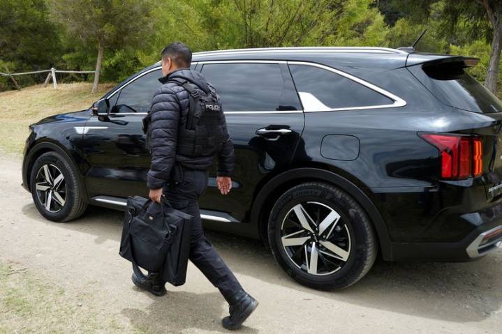 Explainer-What we know about the attack on Ecuador President Noboa’s car