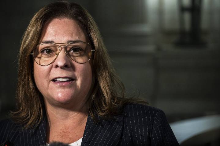 Former Manitoba premier, cabinet minister pay ethics investigation fines