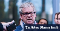 War reporter Chris Masters uninvited from military history lecture after Ben Roberts