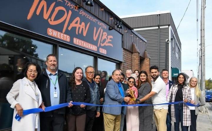 Indian Vibe celebrates grand opening in Downtown Belleville
