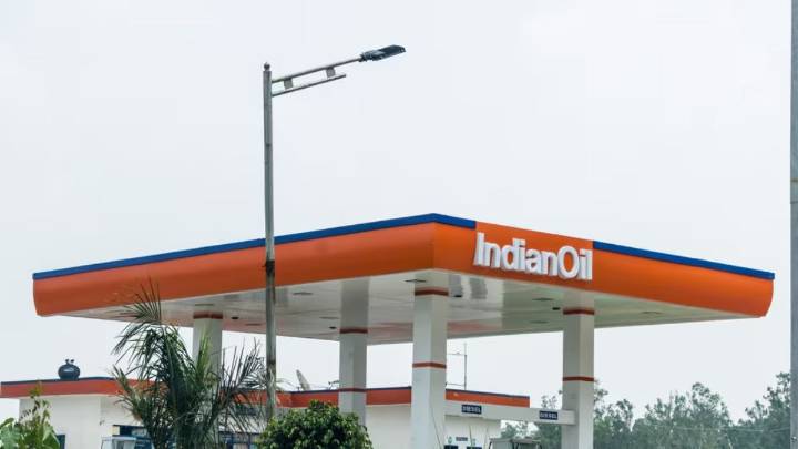Indian Oil says will abide by all applicable sanctions on Russian oil