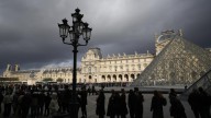 La policía francesa detiene a otras cinco personas vinculadas al robo en el Louvre