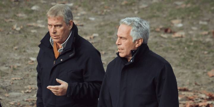 El príncipe Andrés recibió a Jeffrey Epstein en Windsor cuando la justicia ya había ordenado arrestarlo