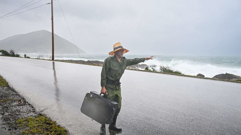 El huracán Melissa amenaza con provocar inundaciones catastróficas y deslizamientos de tierra en Cuba