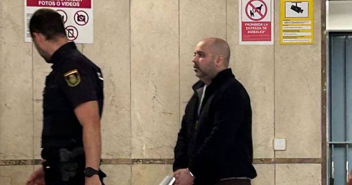 Man living with dead mum in flat he'd not left for eight years