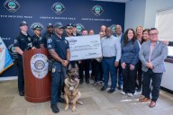 La policía de Camden recibió una donación para la unidad canina