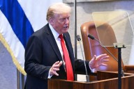 Trump plays stand-up comedian in improvised Knesset remarks