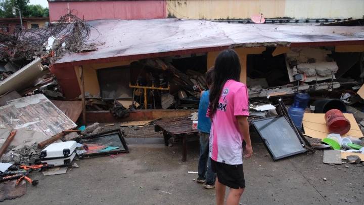 Un terremoto de magnitud 6,9 deja al menos 69 muertos en Filipinas