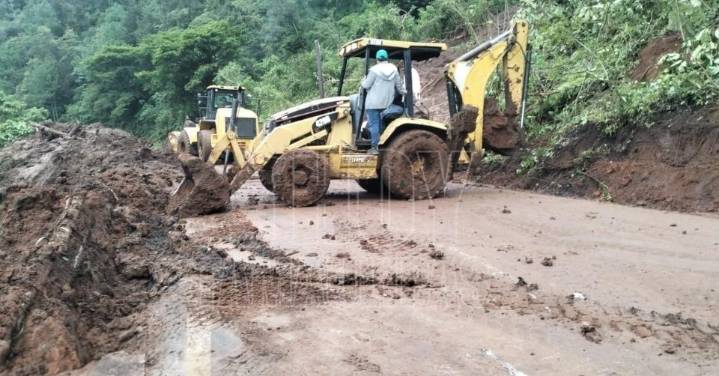 Restablecen carreteras afectadas por lluvias en 5 estados de M?xico
