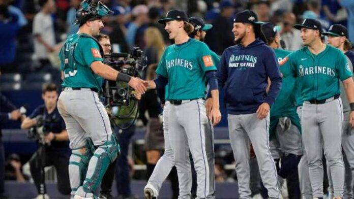 Seattle asaltó Toronto para llevarse el primer round de la serie