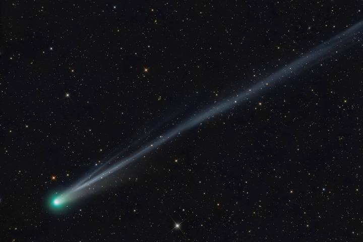 How to see 2 green comets — Lemmon and SWAN 