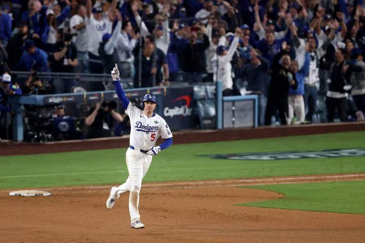 Dodgers outlast Blue Jays in classic, 18-inning Game 3 to take 2