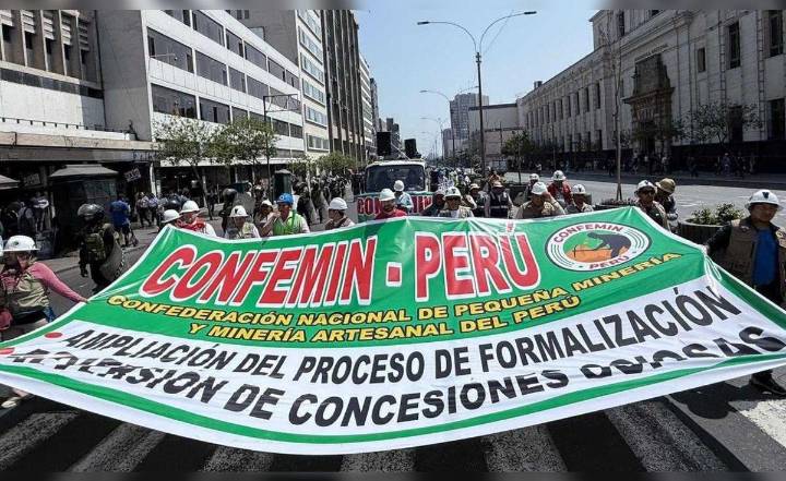 Mineros marchan otra vez para pedir la ampliación del Reinfo