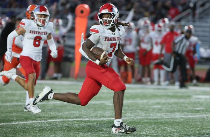 Week 7 Football Rewind: Edgewater's Damian Moore scores 4 TDs