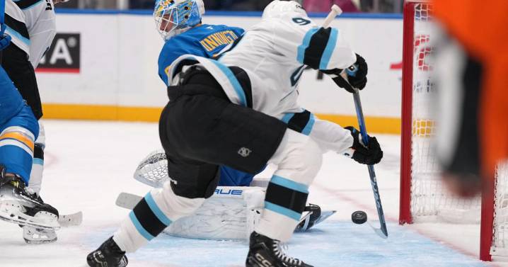 Logan Cooley has natural hat and assist in 1st-period spree for Mammoth