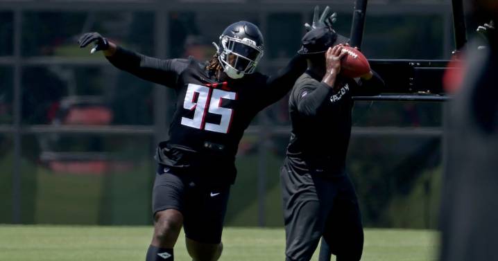 Falcons activate Ta’Quon Graham, place Clark Phillips III on injured reserve