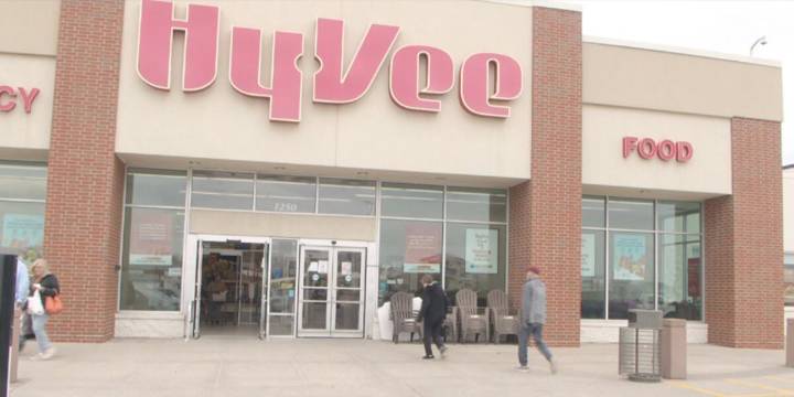 Hy-Vee serving free kids meals, offering donation bundles to customers
