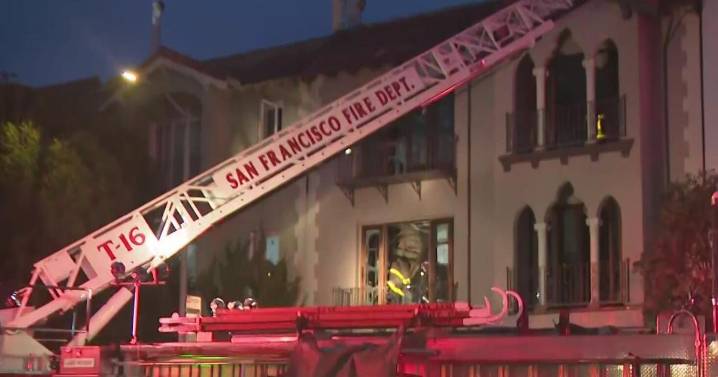 2 San Francisco firefighters injured battling early morning fire in Marina District