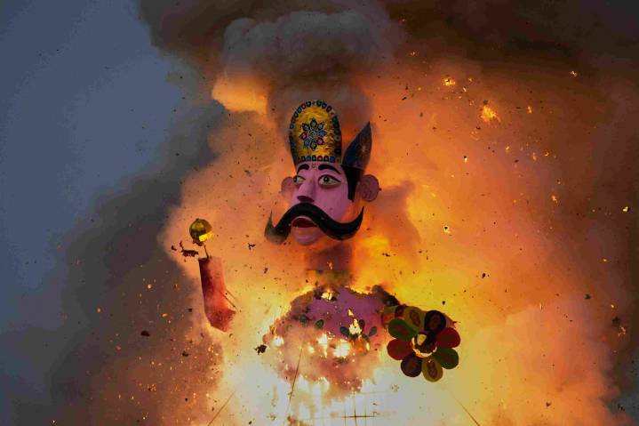 ABVP, Left groups clash over Durga Puja procession, Ravan Dahan at JNU