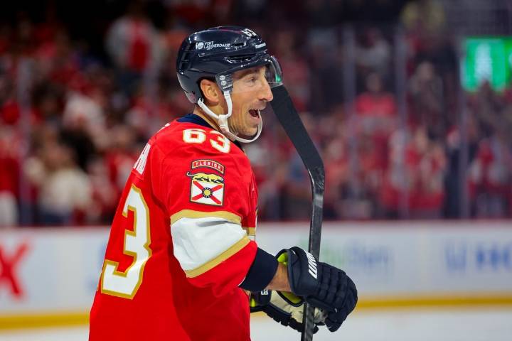 Deadspin | Panthers break 3rd-period deadlock, down Flyers on Marchand's winner