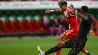 ¡Se preocupó todo Bayern Múnich! Esta fue la peligrosa patada que recibió Luis Díaz vs. Mönchengladbach