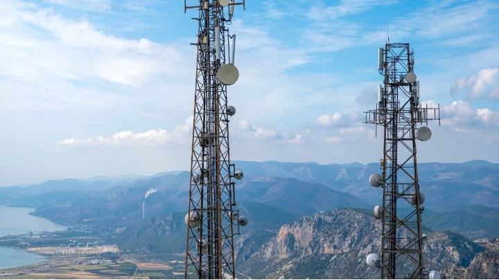 Internet and mobile phone service resume in Afghanistan​