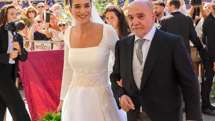 Así ha sido la llegada de Bárbara Mirjan a la iglesia del Cristo de los Gitanos