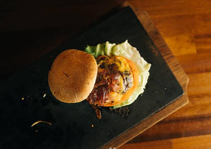 El restaurante de Tenerife con un horno único en Canarias y que conquista a los amantes de la carne